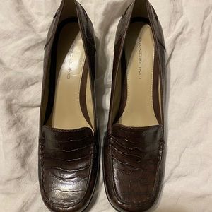 Bandolino brown croc loafer